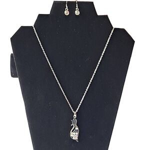 Pretty Feline Necklace and earring set Nwt